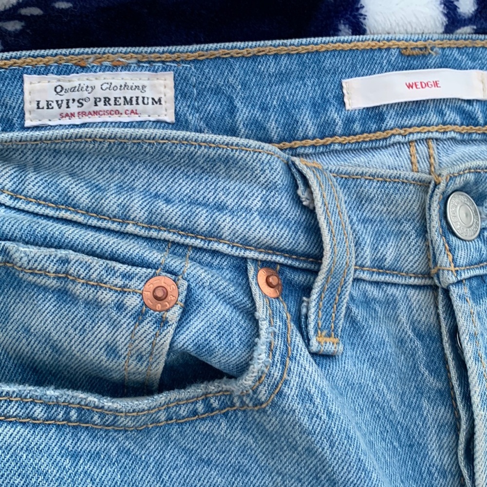 Levi’s light jeans- size 24